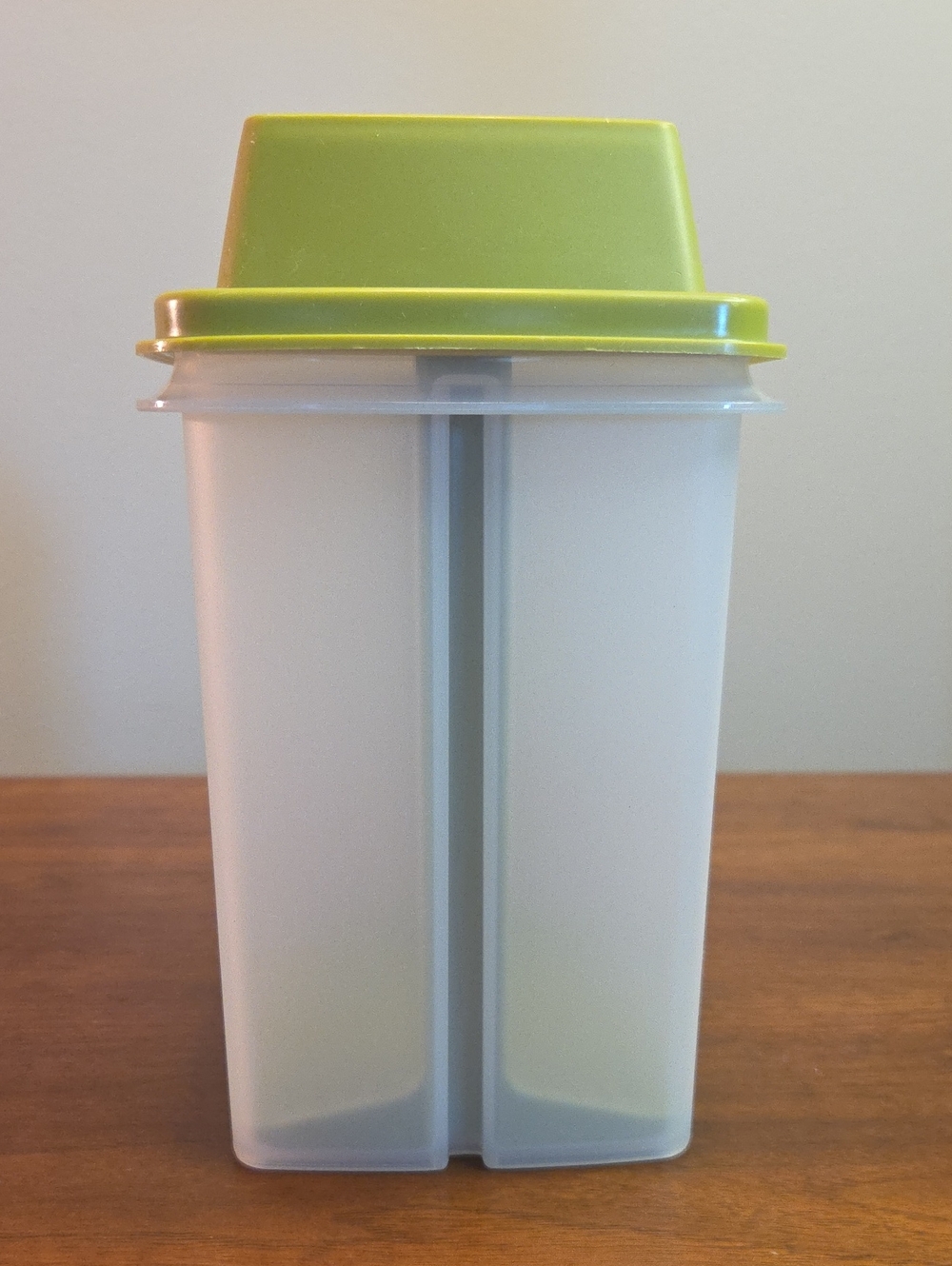 Vintage Tupperware Pickle Keeper Container 1330-8 Avacado Green